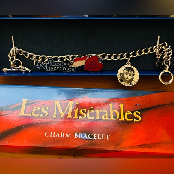 NEW in gift box 🎁 bracelet with Les Miserables charms. From Broadway 🎭 - Picture 2 of 6